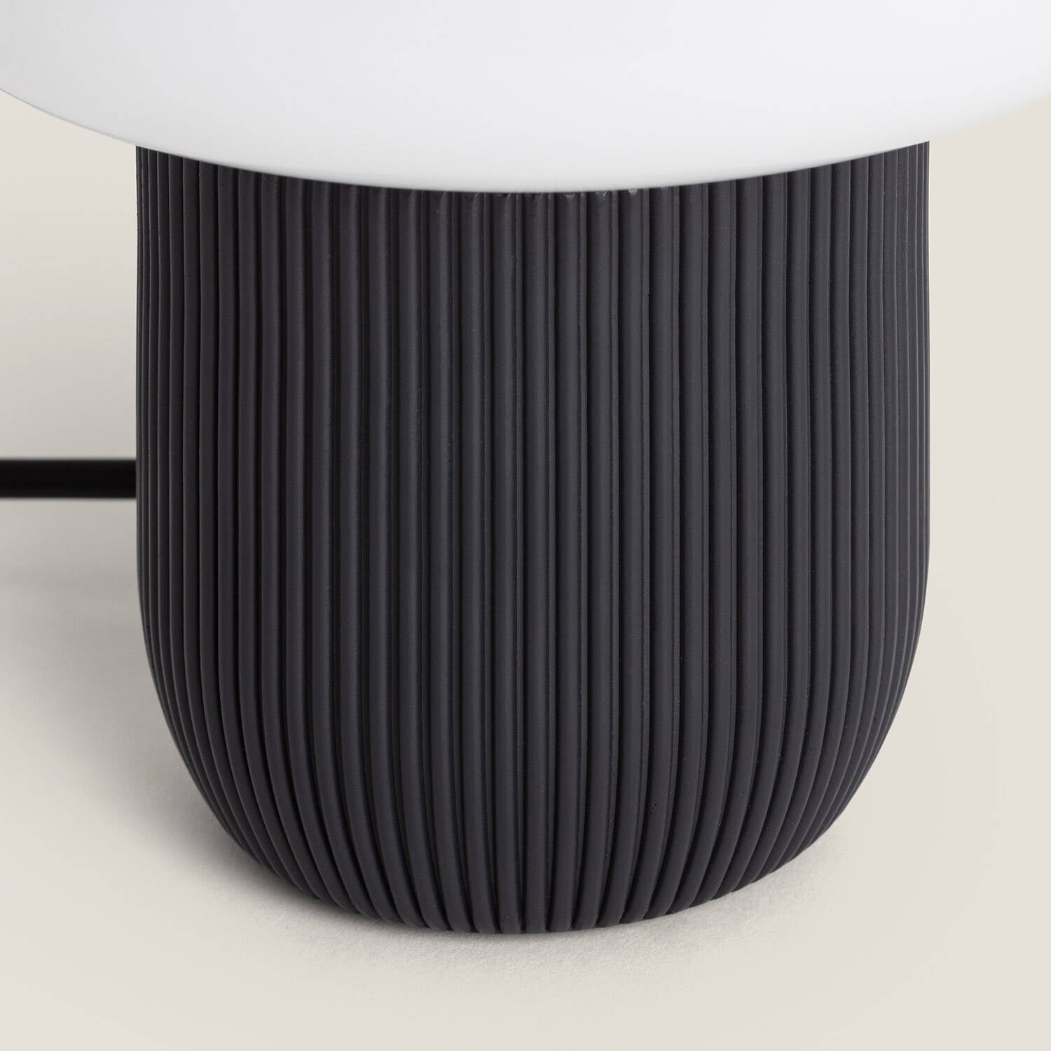 Lampe à poser Résine Nacune - Noire