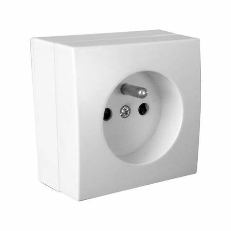 PRISE 2P+T SAILLIE BLANC NOVA