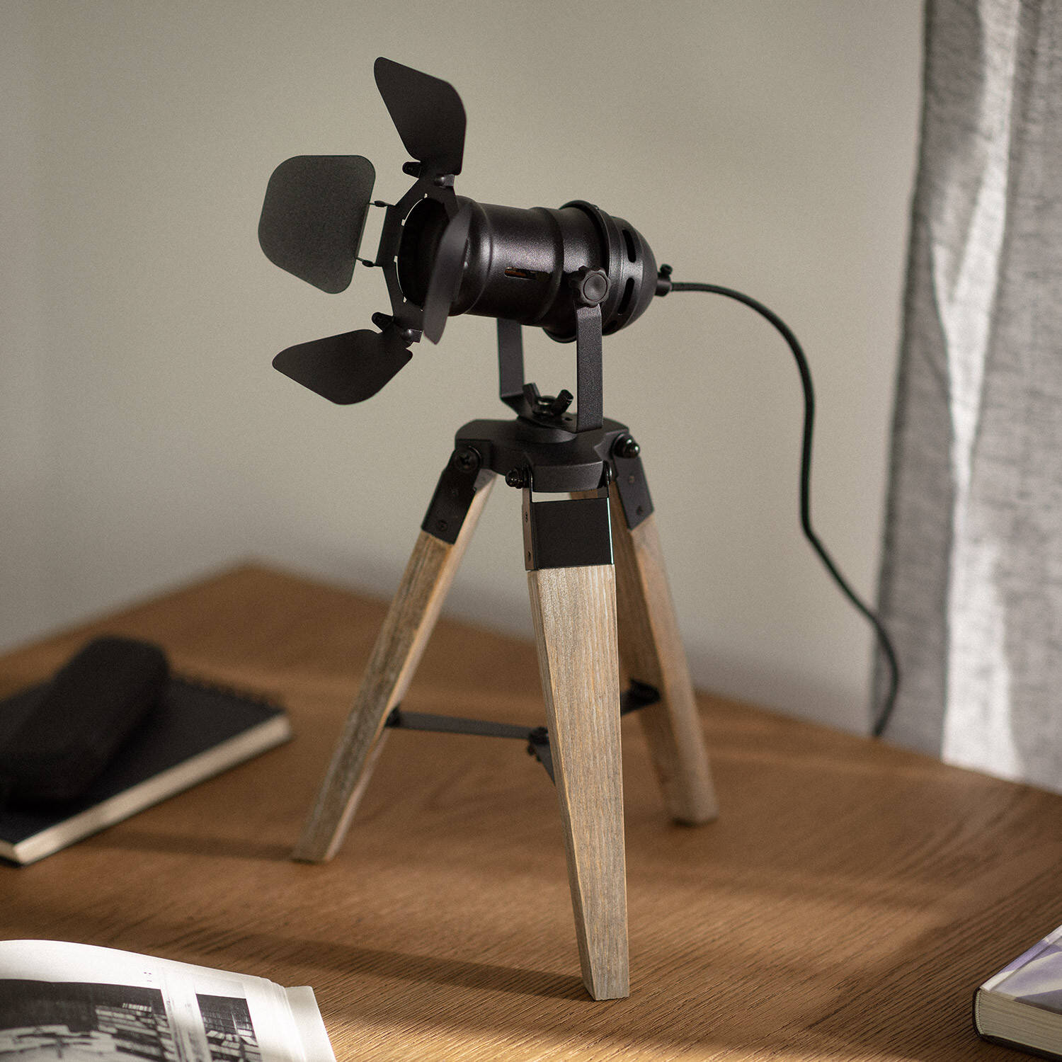 Lampe à Poser Métal et Bois Cinema Kurangna