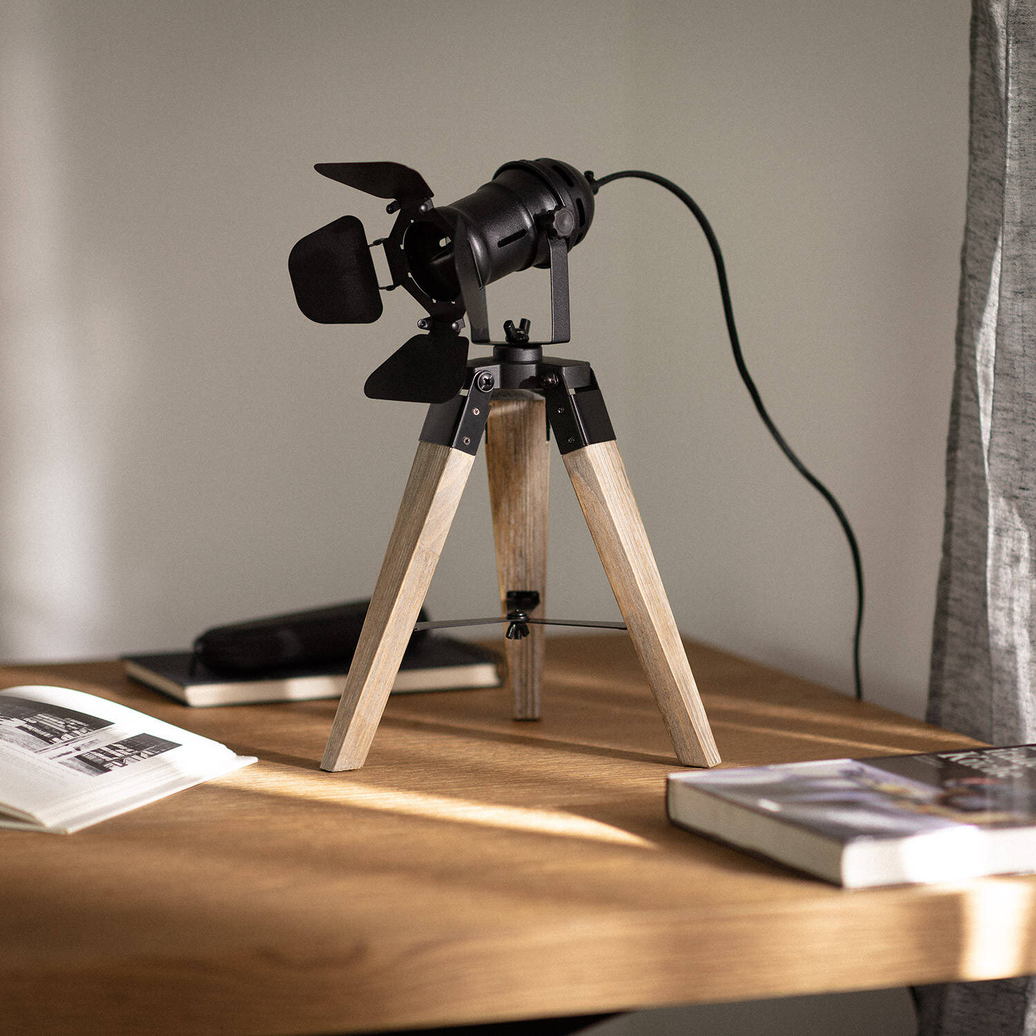 Lampe à Poser Métal et Bois Cinema Kurangna