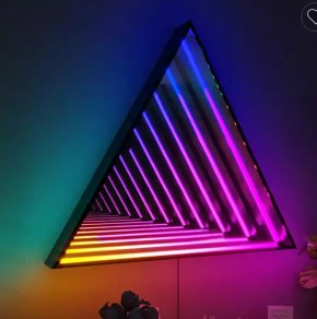 RGB TRIANGLE POLE SOLAR